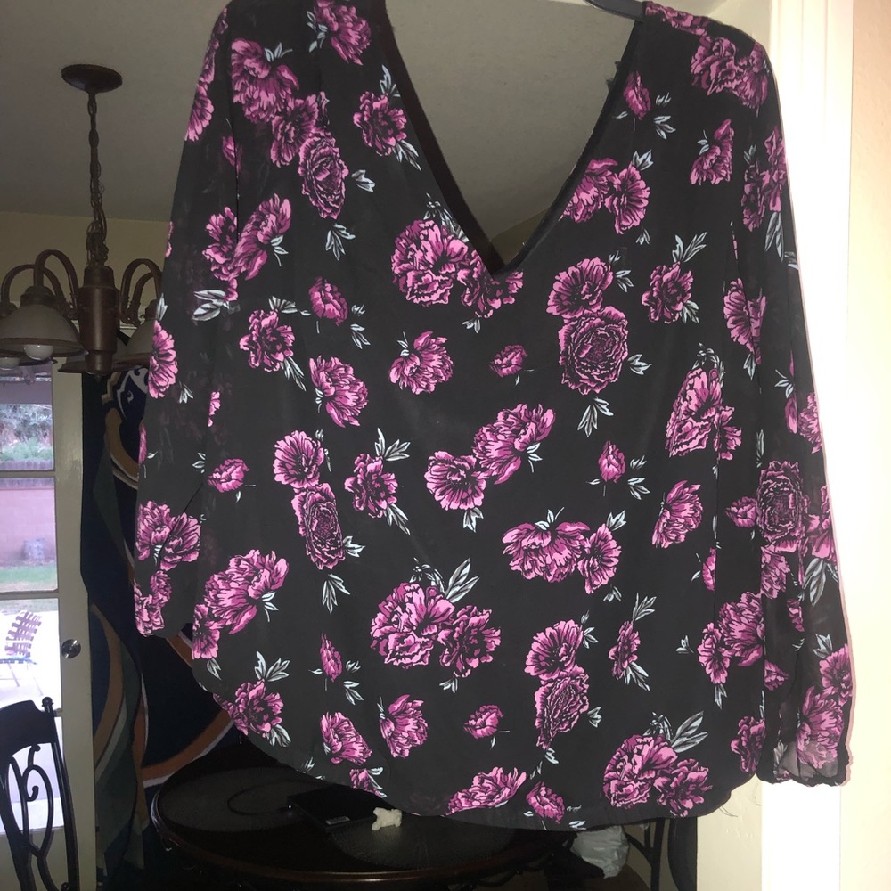 V neck, sheer sleeve top, cinched bottom torrid.
